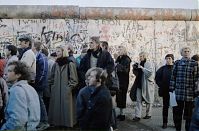 Dateiname=Berliner-Mauer-Potsdamer-Platz-19891112-505.jpg
Dateigröße=202KB
Abmessungen: 880x578
hinzugefügt am: 04. Januar 2016 Berliner-Mauer-Potsdamer-Platz-19891112-505.jpg