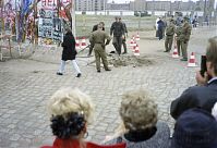 Dateiname=Berliner-Mauer-Potsdamer-Platz-19891114-101.jpg
Dateigröße=210KB
Abmessungen: 880x602
hinzugefügt am: 04. Januar 2016 Berliner-Mauer-Potsdamer-Platz-19891114-101.jpg