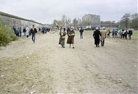 Berliner-Mauer-Potsdamer-Platz-19891114-120.jpg