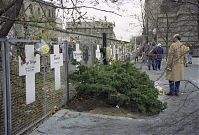 Dateiname=Berliner-Mauer-Mitte-Gedenkkreuze-19891114-112.jpg
Dateigröße=291KB
Abmessungen: 880x596
hinzugefügt am: 04. Januar 2016 Berliner-Mauer-Mitte-Gedenkkreuze-19891114-112.jpg