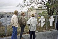 Dateiname=Berliner-Mauer-Mitte-Gedenkkreuze-19891114-113.jpg
Dateigröße=256KB
Abmessungen: 880x595
hinzugefügt am: 04. Januar 2016 Berliner-Mauer-Mitte-Gedenkkreuze-19891114-113.jpg