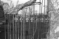 Dateiname=Berliner-Mauer-Mitte-Gedenkkreuze19900220-21.jpg
Dateigröße=283KB
Abmessungen: 880x587
hinzugefügt am: 04. Januar 2016 Berliner-Mauer-Mitte-Gedenkkreuze19900220-21.jpg