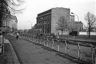Dateiname=Berliner-Mauer-Mitte-beim-Reichstag-19900220-29.jpg
Dateigröße=228KB
Abmessungen: 880x585
hinzugefügt am: 04. Januar 2016 Berliner-Mauer-Mitte-beim-Reichstag-19900220-29.jpg