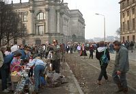 Dateiname=Berliner-Mauer-Mitte-beim-Reichstag-19900224-13.jpg
Dateigröße=215KB
Abmessungen: 880x604
hinzugefügt am: 04. Januar 2016 Berliner-Mauer-Mitte-beim-Reichstag-19900224-13.jpg