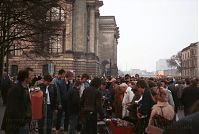 Dateiname=Berliner-Mauer-Mitte-beim-Reichstag-19900224-17.jpg
Dateigröße=182KB
Abmessungen: 880x591
hinzugefügt am: 04. Januar 2016 Berliner-Mauer-Mitte-beim-Reichstag-19900224-17.jpg
