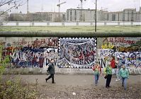 Dateiname=Berliner-Mauer-Mitte-Tiergarten-19891114-180.jpg
Dateigröße=298KB
Abmessungen: 880x619
hinzugefügt am: 04. Januar 2016 Berliner-Mauer-Mitte-Tiergarten-19891114-180.jpg