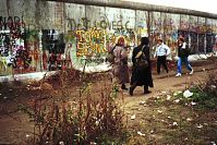Berliner-Mauer-Mitte-Tiergarten-19891114-57.jpg