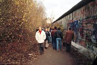 Dateiname=Berliner-Mauer-Mitte-Tiergarten-19891114-60.jpg
Dateigröße=267KB
Abmessungen: 880x590
hinzugefügt am: 04. Januar 2016 Berliner-Mauer-Mitte-Tiergarten-19891114-60.jpg
