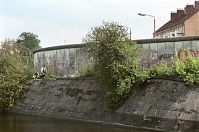 Berliner-Mauer-Treptow-19900416-04.jpg