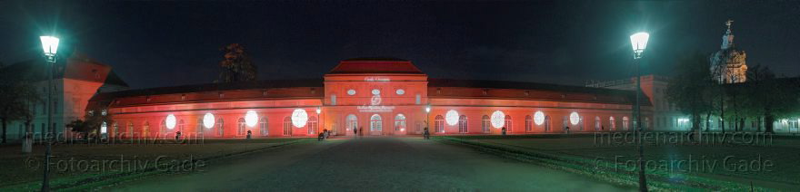 Berlin. Schloss Charlottenburg. Festival of lights.
22. 10. 2010. Berlin. Schloss Charlottenburg. Festival of lights.
Schlüsselwörter: Berlin;Charlottenburg;Deutschland;Festival of Lights;Germany;Panorama;2010;Schloss Charlottenburg