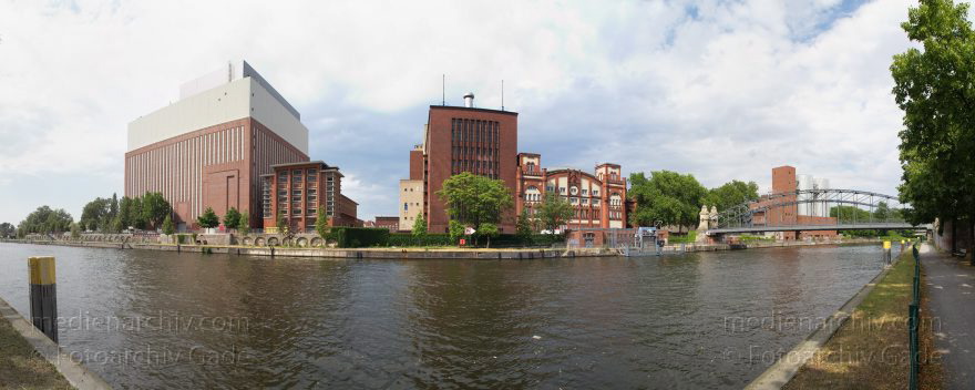 Berlin. Kraftwerk Charlottenburg
12. 6. 2011. Berlin. Charlottenburg. Am Fluss Spree. Kraftwerk Charlottenburg. Panorama
Schlüsselwörter: Berlin;Charlottenburg;Deutschland;Fluss;Germany;Kraftwerk Charlottenburg;Panorama;2011;Spree