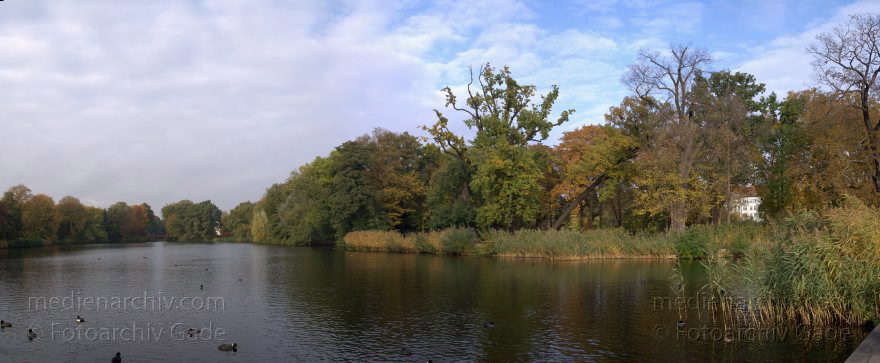 Berlin. Charlottenburg. Schlosspark. Schloss Charlottenburg.
25. 10. 2009. Berlin. Charlottenburg. Schlosspark. Schloss Charlottenburg. Schloss.
Schlüsselwörter: Berlin;Charlottenburg;Deutschland;Germany;Panorama;2009;Schlosspark