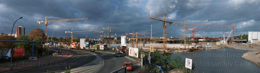 Berlin. Tiergarten. Baustelle am Lehrter Bahnhof. Spree.
1998. Berlin. Tiergarten. Baustelle am Lehrter Bahnhof. Fluss Spree.
Schlüsselwörter: Baustelle;Berlin;Deutschland;Germany;Lehrter Bahnhof;Panorama;1998;Tiergarten