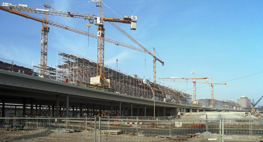 Berlin. Tiergarten. Baustelle am Lehrter Bahnhof
März 2002. Berlin. Tiergarten. Baustelle am Lehrter Bahnhof. Hier entsteht der Berliner Hauptbahnhof.
Schlüsselwörter: Baustelle;Berlin;Deutschland;Germany;Hauptbahnhof;Lehrter Bahnhof;Panorama;2002;Tiergarten