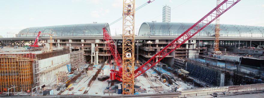 Berlin. Tiergarten. Baustelle. Berliner Hauptbahnhof. Blick von der Invalidenstraße.
Juni 2004. Berlin. Tiergarten. Baustelle Berliner Hauptbahnhof. Blick von der Invalidenstraße.
Schlüsselwörter: Berlin;Bundesbahn;Deutschland;Eisenbahn;Germany;Lehrter Bahnhof;Lehrter Stadtbahnhof;Panorama;S-Bahn;2004;Tiergarten