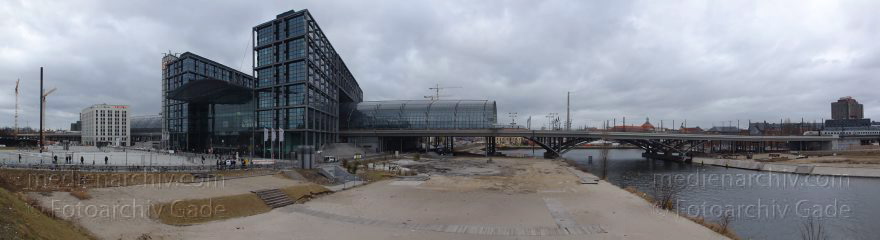 Berlin. Tiergarten. Berliner Hauptbahnhof
19. 2. 2012. Berlin. Mitte. Tiergarten. Berliner Hauptbahnhof
Schlüsselwörter: Berlin;Deutschland;Germany;Hauptbahnhof;Humboldthafen;Moabit;Panorama;2012;Tiergarten