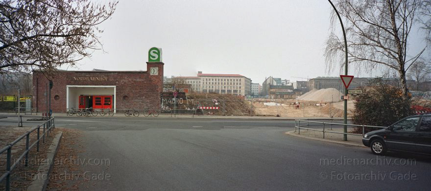 Berlin. S-Bahnhof. Nordbahnhof
April 2003. Berlin. Mitte. S-Bahnhof. Nordbahnhof
Schlüsselwörter: Berlin;Deutschland;Germany;Mitte;Nordbahnhof;2003;Panorama