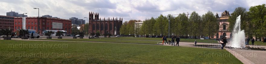 Berlin. Lustgarten. Museumsinsel
28. 4. 2005. Berlin. Mitte. Lustgarten. Museumsinsel
Schlüsselwörter: Berlin;Deutschland;Germany;Lustgarten;Mitte;Museumsinsel;2005;Panorama