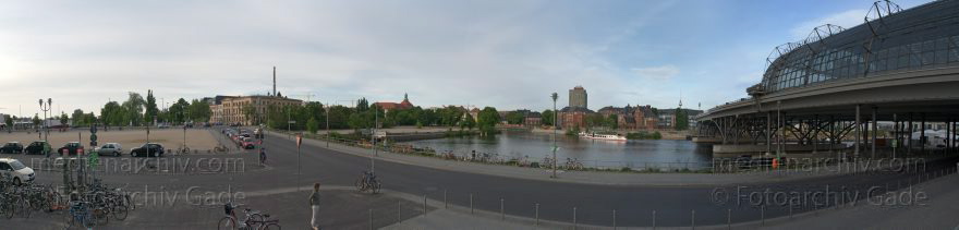 Berlin. Humboldthafen. Berliner Hauptbahnhof
9. 5. 2009. Berlin. Mitte. Humboldthafen. Berliner Hauptbahnhof
Schlüsselwörter: Berlin;Deutschland;Germany;Mitte;Panorama;Regierungsviertel;2009;Tiergarten