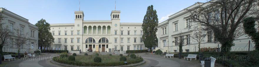 Berlin. Tiergarten. Moabit. Hamburger Bahnhof
14. 10. 2010. Berlin. Mitte. Tiergarten. Moabit. Hamburger Bahnhof
Schlüsselwörter: Berlin;Deutschland;Germany;Hamburger Bahnhof;Mitte;2010;Panorama