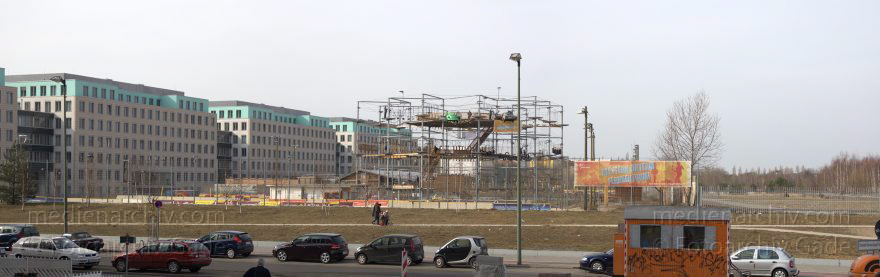 Berlin. Beim S-Bahnhof Nordbahnhof
12. 3. 2011. Berlin. Mitte. Beim S-Bahnhof Nordbahnhof
Schlüsselwörter: Berlin;Deutschland;Germany;Mitte;Nordbahnhof;2011;Panorama