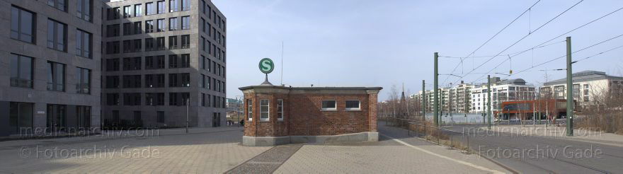 Berlin. Beim S-Bahnhof Nordbahnhof
12. 3. 2011. Berlin. Mitte. Beim S-Bahnhof Nordbahnhof
Schlüsselwörter: Berlin;Deutschland;Germany;Mitte;Nordbahnhof;2011;Panorama