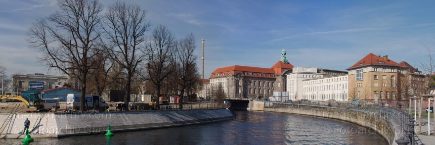 Berlin. Berlin-Spandauer-Schifffahrtskanal
20. 3. 2014. Berlin. Mitte. Berlin-Spandauer-Schifffahrtskanal beim Humboldthafen
Schlüsselwörter: Berlin;Berlin-Spandauer-Schifffahrtskanal;Germany;Mitte;2014;Panorama