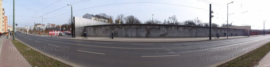 Berlin. Bernauerstraße. Mauermuseum. Ehemaliger Mauerstreifen
12. 3. 2011. Berlin. Mitte. Bernauer Straße. Mauermuseum. Ehemaliger Mauerstreifen
Schlüsselwörter: Berlin;Berlin Wall Memorial;Bernauer Straße;Deutschland;Gedenkstätte Berliner Mauer;Germany;Mitte;2011;Panorama