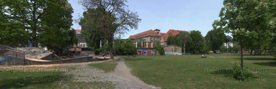 Berlin. Mitte. Monbijoupark
2015. Berlin. Mitte. Monbijoupark
Schlüsselwörter: 2015;Berlin;Mitte;Monbijoupark;Panorama