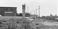 Berlin-Mitte-Mauer-19900612-09p.jpg