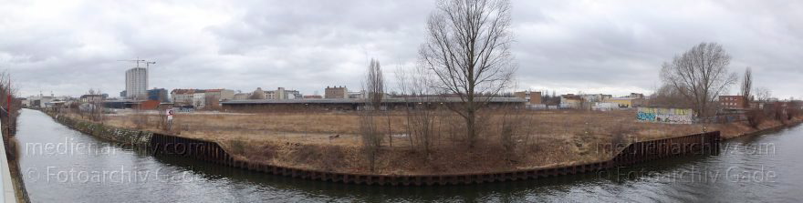 Berlin. Mitte Berliner-Spandauer-Schifffahrtskanal
19. 2. 2012. Berlin. Mitte. Berlin-Spandauer-Schifffahrtskanal
Schlüsselwörter: Berlin;Berlin-Spandauer Schifffahrtskan;Berlin-Spandauer-Schifffahrtskanal;Deutschland;Germany;Mitte;Moabit;2012;Panorama