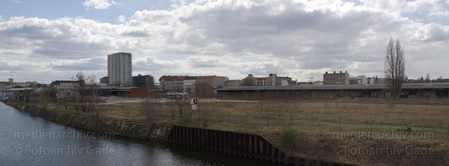 Berlin. Mitte.
9. 4. 2012. Berlin. Mitte.
Schlüsselwörter: Berlin;Berlin-Spandauer-Schifffahrtskanal;Deutschland;Germany;Mitte;Moabit;2012;Panorama