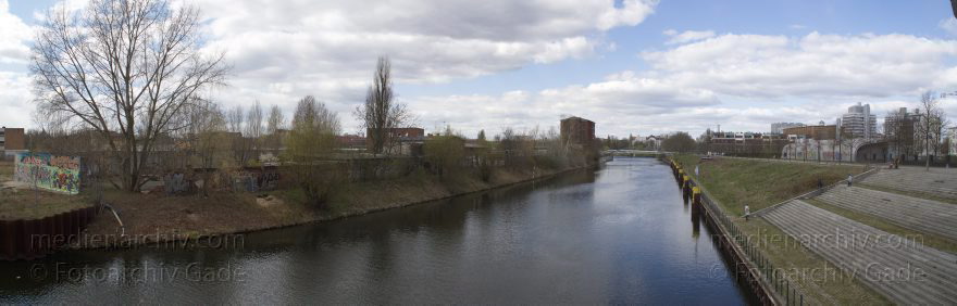 Berlin. Mitte.
9. 4. 2012. Berlin. Mitte.
Schlüsselwörter: Berlin;Berlin-Spandauer-Schifffahrtskanal;Deutschland;Germany;Mitte;Moabit;2012;Panorama