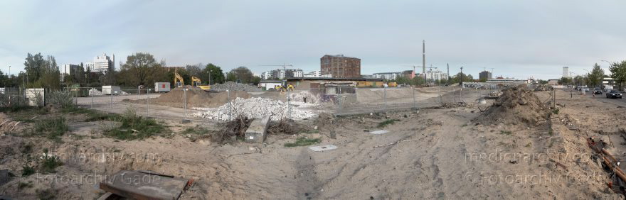 Berlin. Moabit. Heidestraße
17. 4. 2014. Berlin. Mitte. Moabit. Baustelle Eurocity an der Heidestraße. Europacity
Schlüsselwörter: Baustelle;Berlin;Eurocity;Europacity;Heidestraße;Mitte;Moabit;2014;Panorama