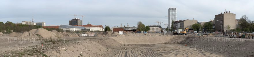 Berlin. Moabit. Heidestraße
17. 4. 2014. Berlin. Mitte. Moabit. Baustelle Eurocity an der Heidestraße. Europacity
Schlüsselwörter: Baustelle;Berlin;Eurocity;Europacity;Heidestraße;Mitte;Moabit;2014;Panorama