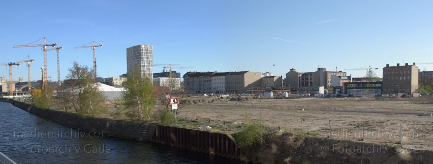 Berlin. Mitte. Moabit. Heidestraße
21. 4. 2015. Berlin. Mitte. Moabit. Baustelle Europacity an der Heidestraße. Berlin-Spandauer-Schifffahrtskanal
Schlüsselwörter: 2015;Baustelle;Berlin;Berlin-Spandauer-Schiffahrtskanal;Berlin-Spandauer-Schifffahrtskanal;Europacity;Heidestraße;Mitte;Moabit;Panorama