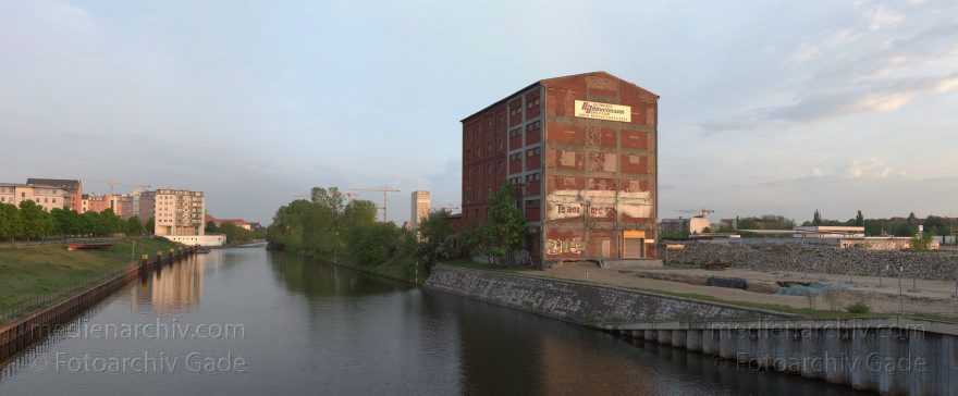 Berlin. Mitte. Moabit. Heidestraße
13. 5. 2015. Berlin. Mitte. Moabit. Baustelle Europacity an der Heidestraße
Schlüsselwörter: 2015;Baustelle;Berlin;Berlin-Spandauer-Schiffahrtskanal;Berlin-Spandauer-Schifffahrtskanal;Europacity;Heidestraße;Mitte;Moabit;Panorama