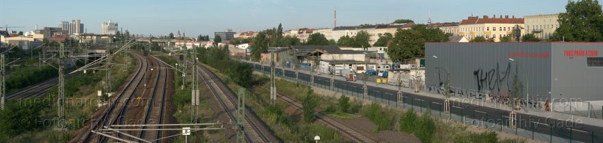 Berlin. Moabit. Eisenbahngleise bie der Putlitzbrücke
Juni 2009. Berlin. Mitte. Moabit. Eisenbahngleise bie der Putlitzbrücke
Schlüsselwörter: Berlin;Deutschland;Eisenbahn;Germany;Gleise;Mitte;Moabit;Panorama;2009;Schienen