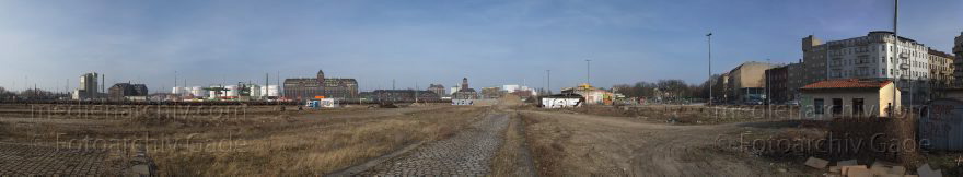 Berlin. Moabit. Eisenbahngelände zwischen der Beusselbrücke und der Putlitzbrücke.
27. 3. 2012. Berlin. Mitte. Moabit. Eisenbahngelände zwischen der Beusselbrücke und der Putlitzbrücke.
Schlüsselwörter: Baustelle;Berlin;Deutschland;Germany;Mitte;Moabit;Panorama;2012;Siemensstraße