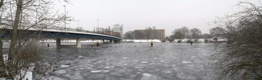 Berlin. Moabit. Nordhafen. Winter. Eis
24. 1. 2010. Berlin. Mitte. Moabit. Nordhafen. Winter. Eis
Schlüsselwörter: 2010;Berlin;Deutschland;Eis;Germany;Mitte;Moabit;Nordhafen;Panorama;Winter
