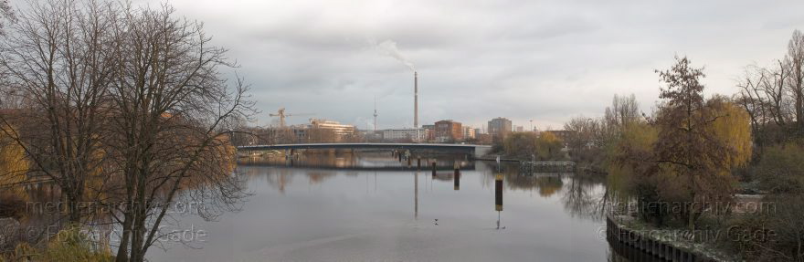 Berlin. Moabit. Nordhafen
26. 11. 2010. Berlin. Mitte. Moabit. Nordhafen. Panorama
Schlüsselwörter: BEHALA;Berlin;Deutschland;Germany;Mitte;Moabit;Nordhafen;2011;Panorama