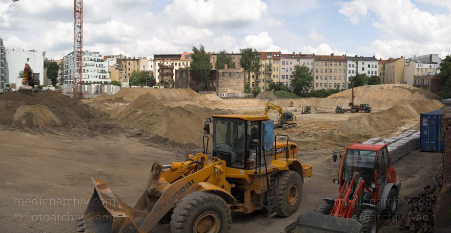 Berlin. Prenzlauer Berg. Schwedterstraße Baustelle Marthashof
2008. Berlin. Prenzlauer Berg. Schwedter Straße 32. Baustelle Marthashof
Schlüsselwörter: Baustelle;Berlin;Deutschland;Germany;Marthashof;Panorama;Prenzlauer Berg;2008;Schwedter Straße