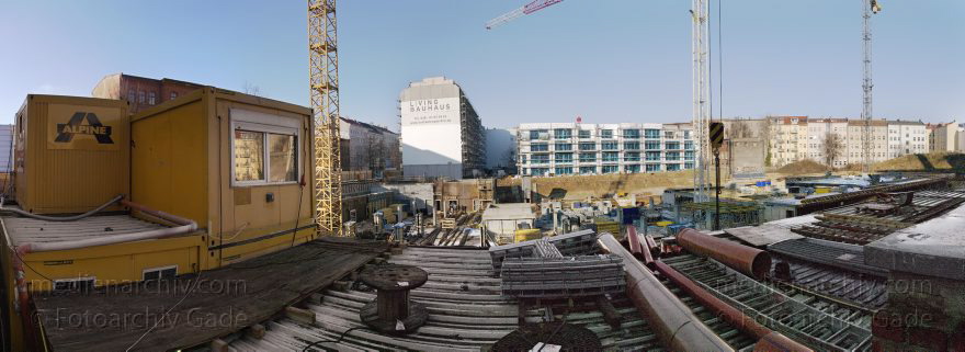 Berlin. Prenzlauer Berg. Schwedterstraße Baustelle Marthashof.
22. 1. 2009. Berlin. Prenzlauer Berg. Schwedter Straße 32. Baustelle Marthashof.
Schlüsselwörter: Baustelle;Berlin;Deutschland;Germany;Marthashof;Pankow;Panorama;Prenzlauer Berg;2009;Schwedter Straße
