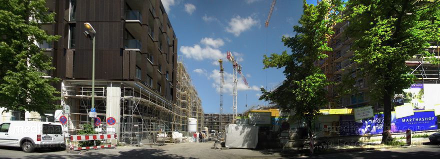 Berlin. Pankow. Prenzlauer Berg. Baustelle Marthashof. Schwedterstraße.
4. 6. 2010. Berlin. Pankow. Prenzlauer Berg. Baustelle Marthashof. Schwedter Straße.
Schlüsselwörter: Baustelle;Berlin;Deutschland;Germany;Marthashof;Pankow;Panorama;Prenzlauer Berg;2010;Schwedter Straße