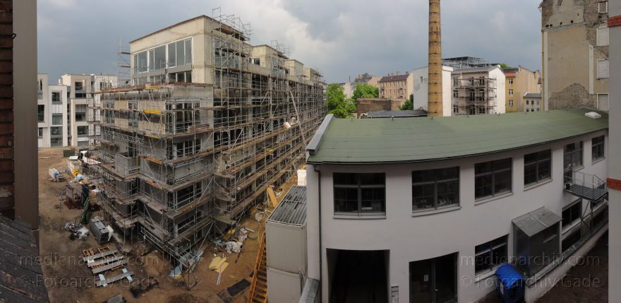 Berlin. Pankow. Prenzlauer Berg. Baustelle Marthashof. Schwedterstraße.
April 2011. Berlin. Pankow. Prenzlauer Berg. Baustelle Marthashof. Schwedter Straße.
Schlüsselwörter: Berlin;Deutschland;Germany;Marthashof;Pankow;Panorama;Prenzlauer Berg;Schwedter Straße;2011;Schwedter StraÃe