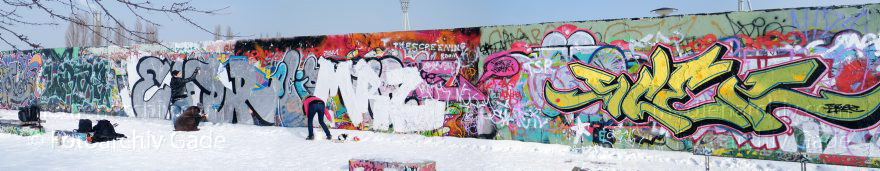 Berlin. Pankow. Pankow. Prenzlauer Berg. Mauerpark. Schnee. Winter. Graffity
17. 2. 2010. Berlin. Pankow. Pankow. Prenzlauer Berg. Mauerpark. Schnee. Winter. Graffity
Schlüsselwörter: 2010;Berlin;Deutschland;Germany;Graffiti;Mauerpark;Pankow;Panorama;Prenzlauer Berg;Schnee;Winter