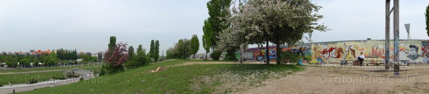 Berlin. Pankow. Prenzlauer Berg. Mauerpark.
27. 4. 2011. Berlin. Pankow. Prenzlauer Berg. Mauerpark.
Schlüsselwörter: Berlin;Deutschland;Germany;Mauerpark;Pankow;Panorama;2011;Prenzlauer Berg