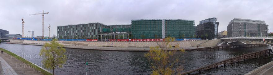 Berlin. Kapelle-Ufer. BMBF-Neubau
6. 10. 2013. Berlin. Mitte. Kapelle-Ufer. BMBF-Neubau. Baustelle. Fluss Spree
Schlüsselwörter: Baustelle;Berlin;BMBF-Neubau;Fluss;Germany;Kapelle-Ufer;Mitte;Panorama;2013;Spree