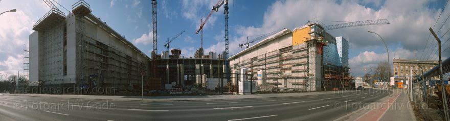 Berlin. Tiergarten. Baustelle Kanzleramt
März 1999. Berlin. Mitte. Tiergarten. Regierungsviertel. Baustelle Kanzleramt
Schlüsselwörter: Berlin;Deutschland;Germany;Kanzleramt;Mitte;Panorama;Regierungsviertel;1999;Tiergarten