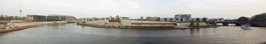 Berlin. Tiergarten. Spree
18. 4. 2005. Berlin. Mitte. Tiergarten. Regierungsviertel. Fluss Spree
Schlüsselwörter: Berlin;Bundestag;Deutschland;Fluss;Germany;Mitte;Panorama;Regierungsviertel;2005;Spree
